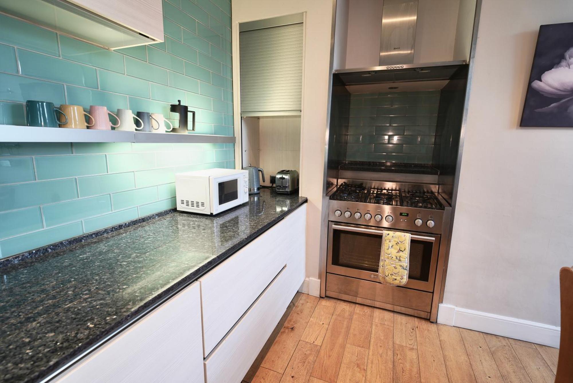 Spacious 2 Bed Apt Next To Royal Mile & Waverley Edimburgo Esterno foto