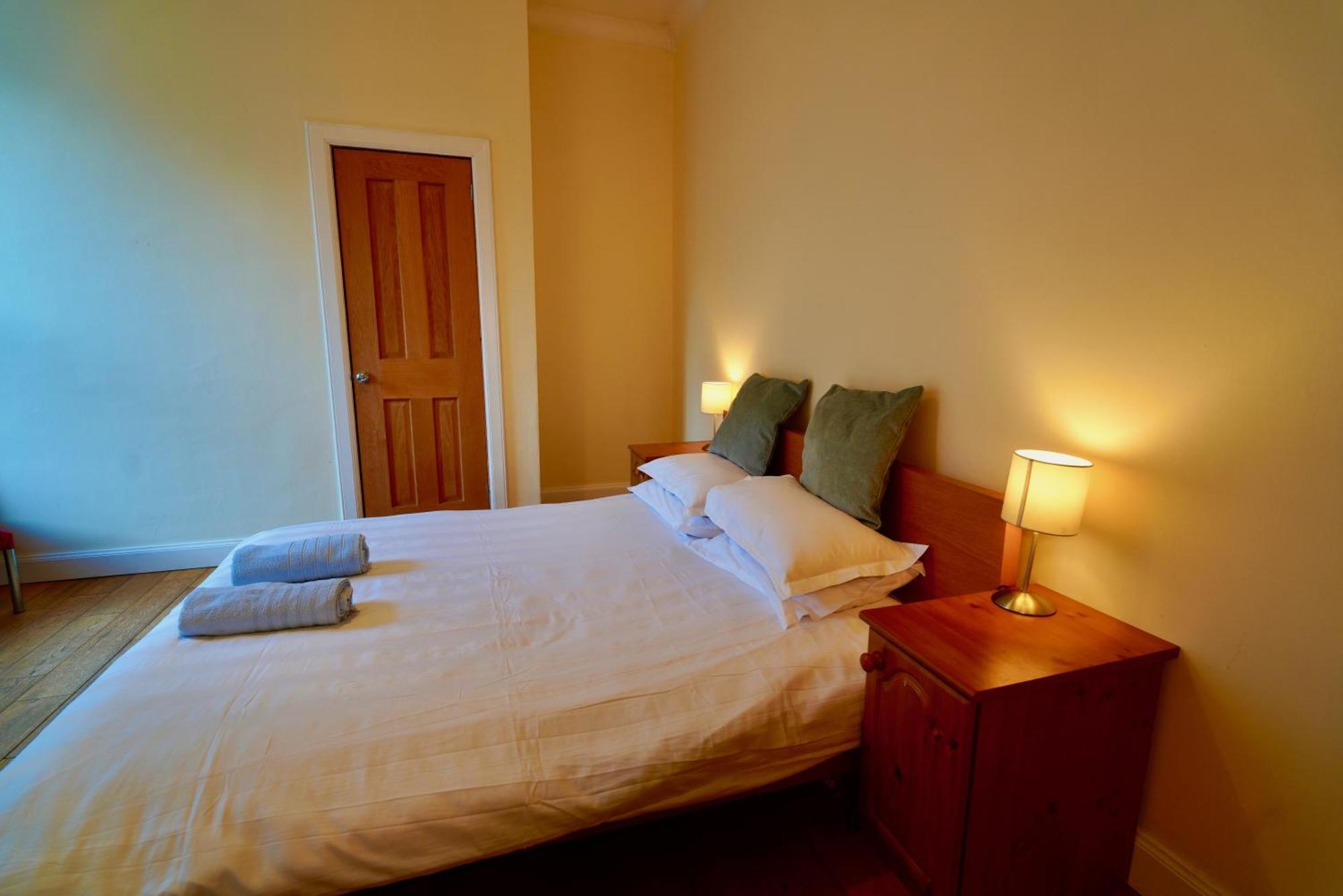 Spacious 2 Bed Apt Next To Royal Mile & Waverley Edimburgo Esterno foto