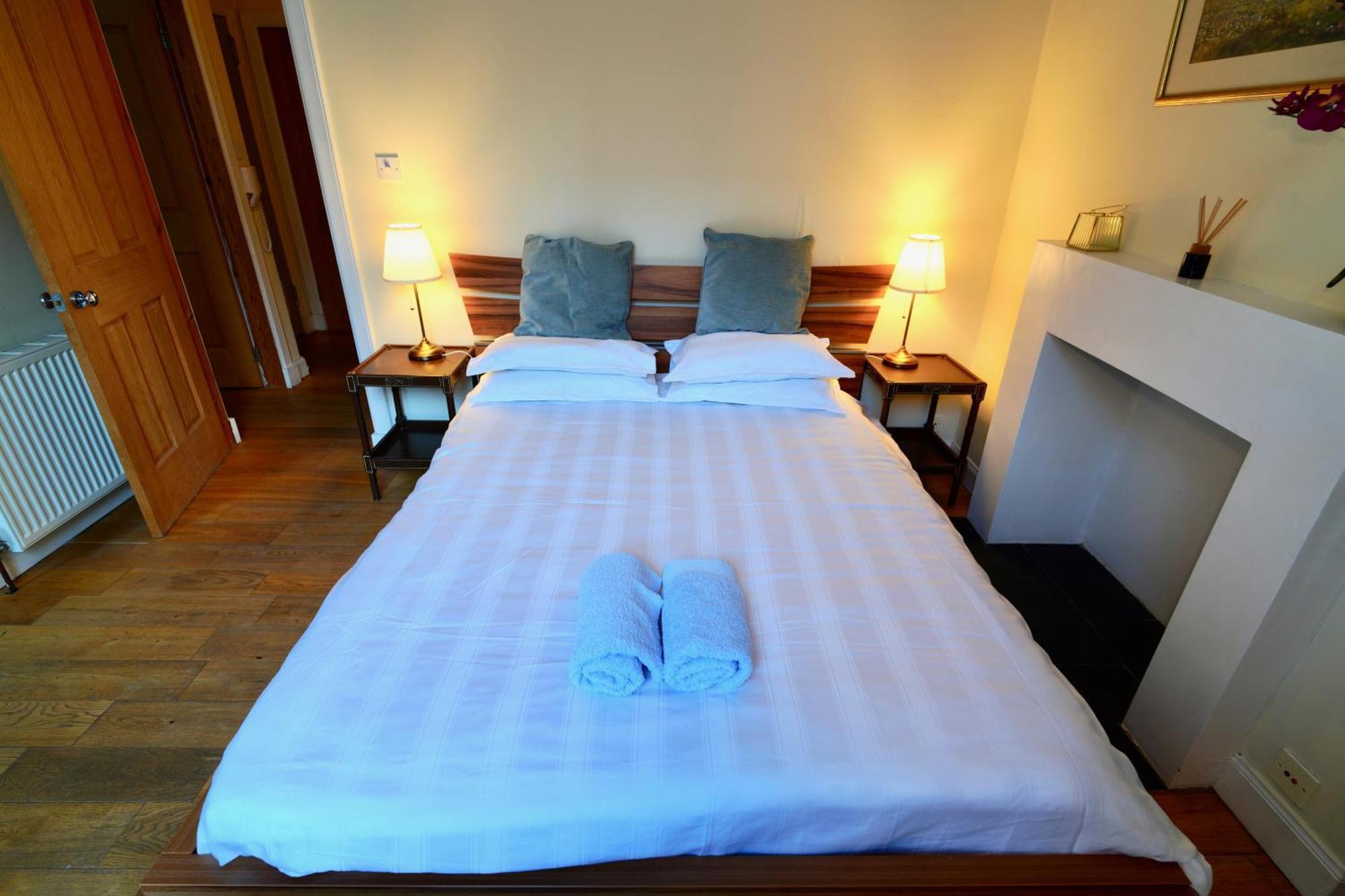 Spacious 2 Bed Apt Next To Royal Mile & Waverley Edimburgo Esterno foto