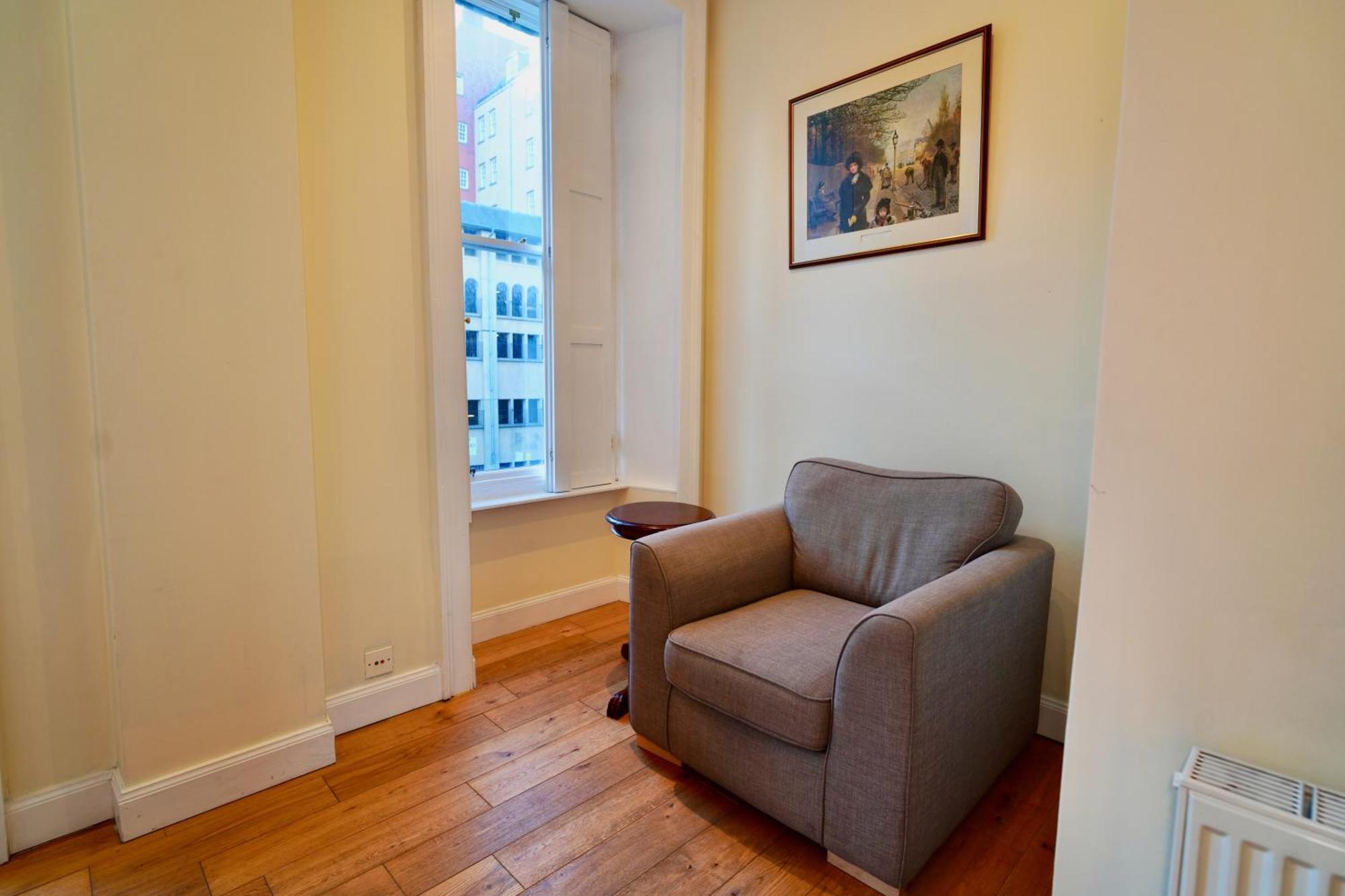 Spacious 2 Bed Apt Next To Royal Mile & Waverley Edimburgo Esterno foto