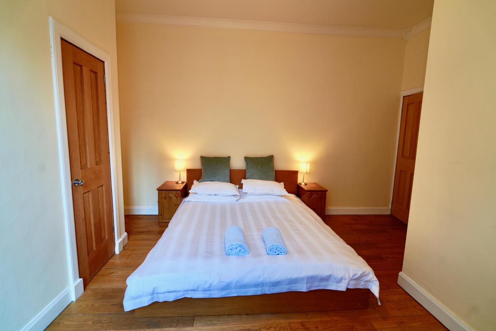 Spacious 2 Bed Apt Next To Royal Mile & Waverley Edimburgo Esterno foto