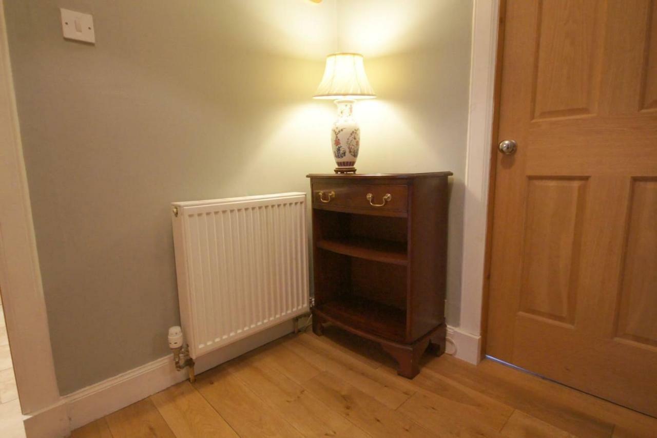 Spacious 2 Bed Apt Next To Royal Mile & Waverley Edimburgo Esterno foto